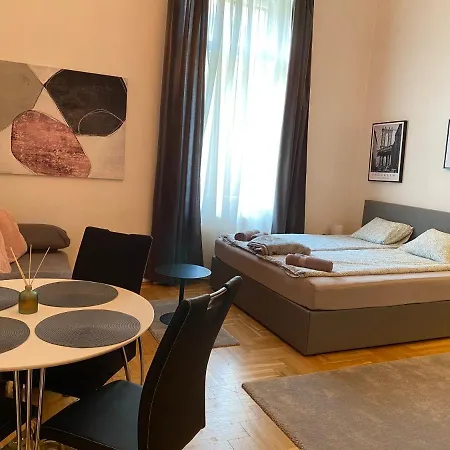 Apartament Stylish By The Vigszinhaz Theater *