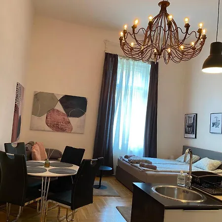 Apartman Stylish By The Vígszínház Theater Budapest