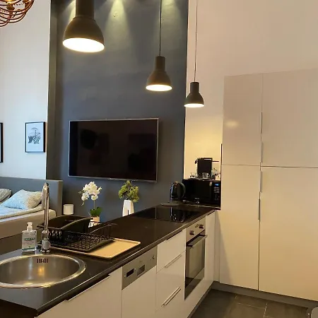 Stylish By The Vigszinhaz Theater Apartament *